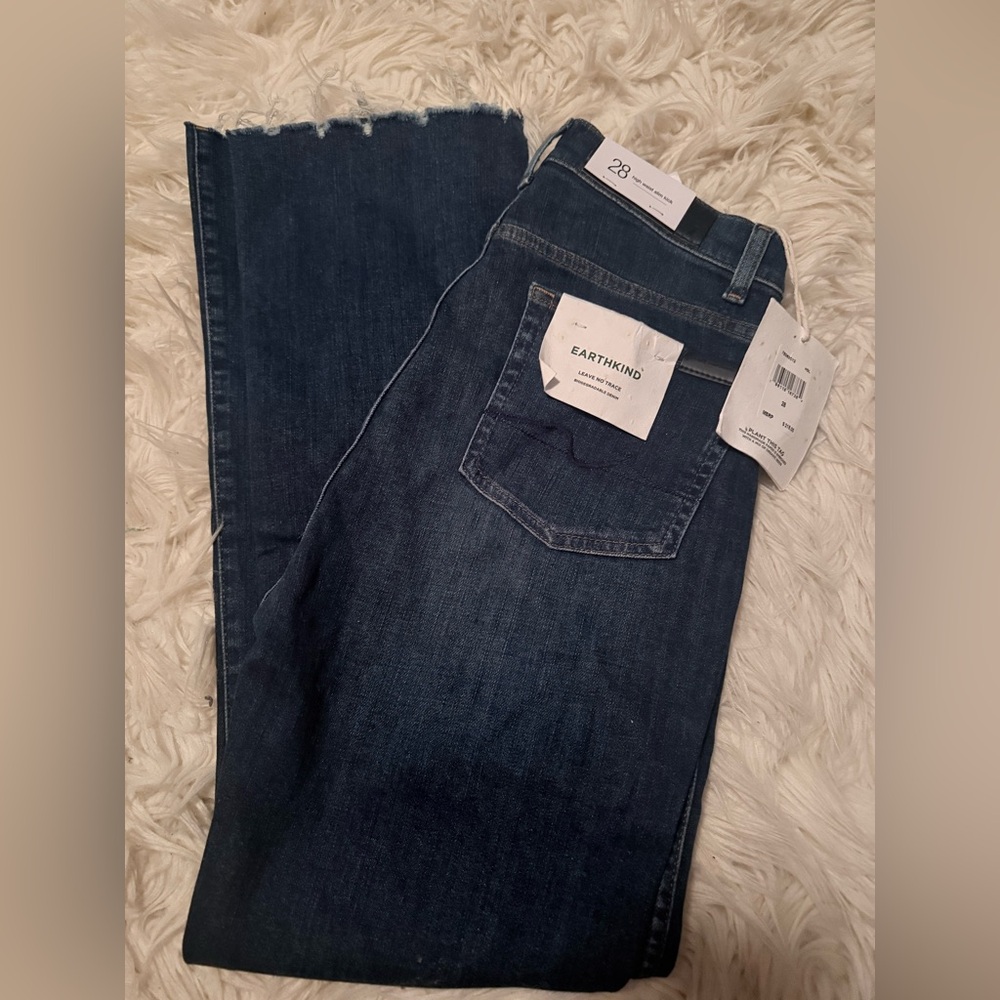 7 For All Mankind Women’s Size 28 frayed bottom